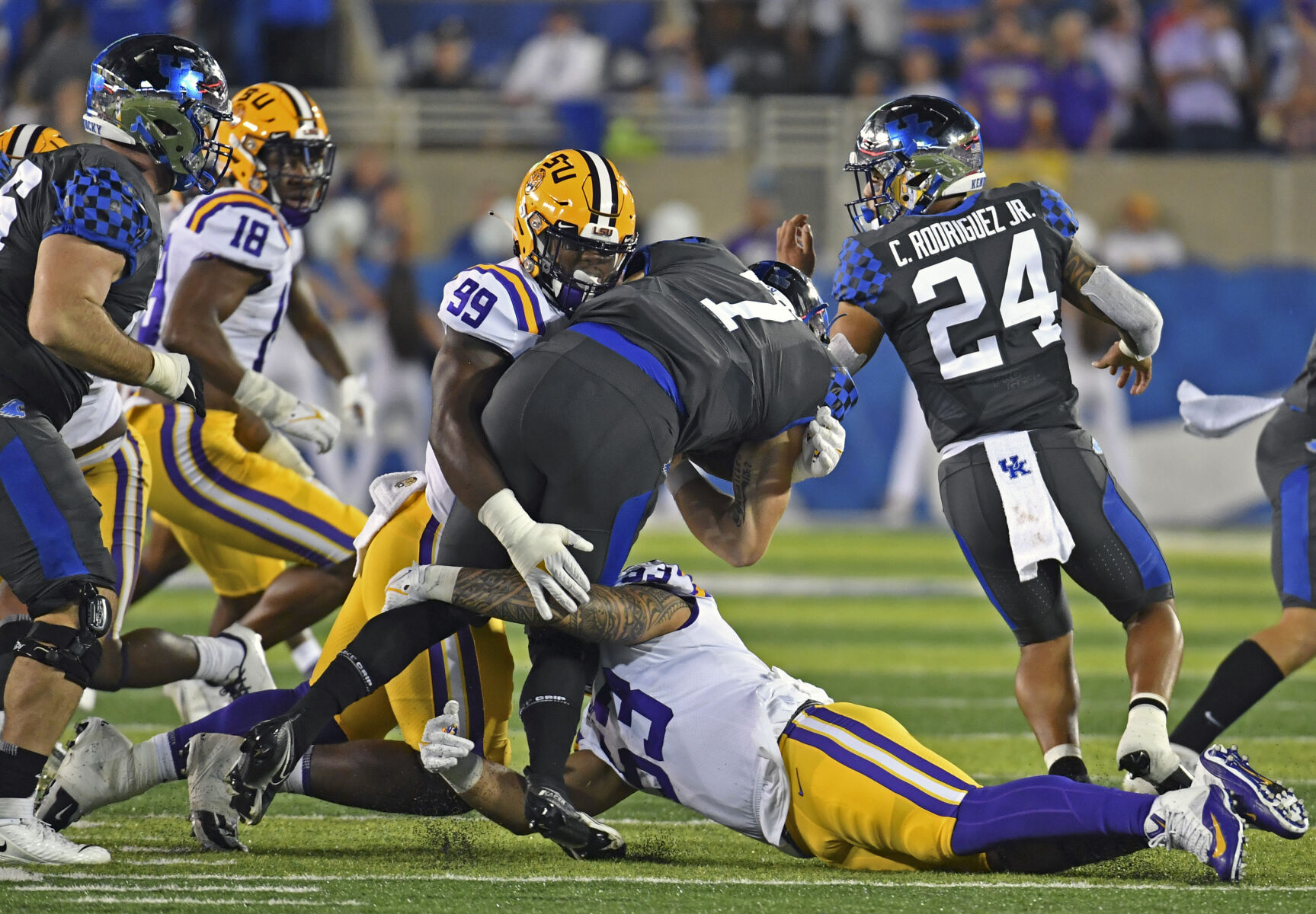 lsukentucky.101021 HS 2114.JPG